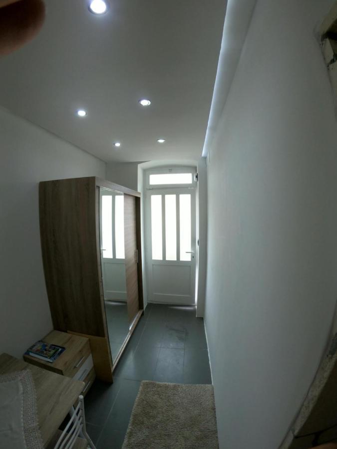 Apartmani Majetic 오미살즈 외부 사진